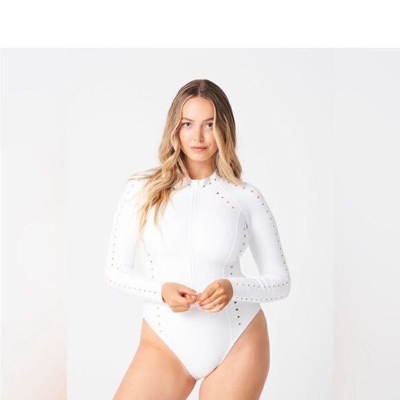 Gigi C NWT Riley Surfsuit in White Medium - Picture 6 of 8